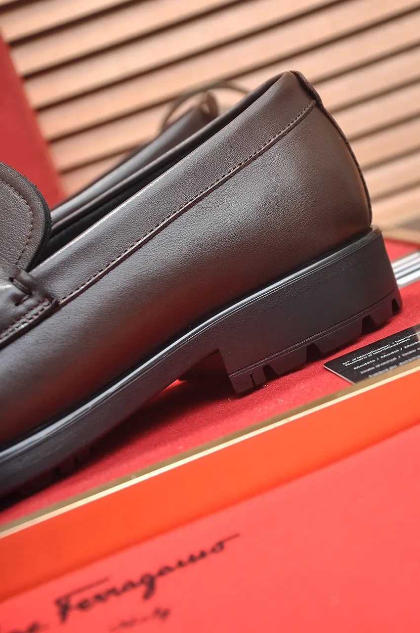 Men's shoes 💰560💶[Ferragamo/Ferragamu] (high-end Niuli) New 🍀 Ferragamo* - top version Ferragamo's classic formal leather shoes! Made of imported original cowhide, the inner top layer is comfortable cowhide lining! Original wear-resistant rubber outsole! High quality products! Code number 38-45 (45 customized)